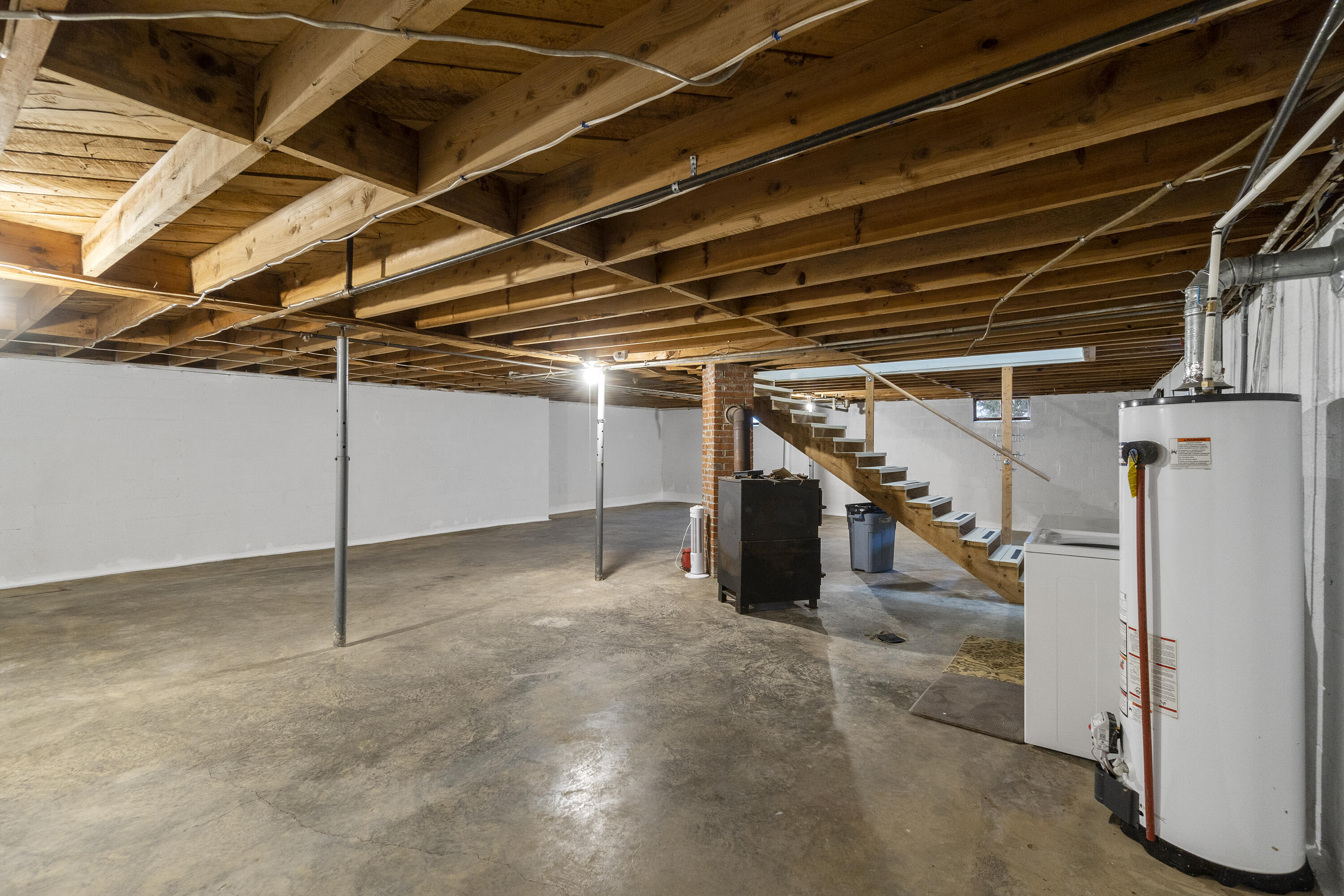 7460 Warrensburg Road Mosheim, TN 37818 - Photo 12 of 32 7460 basement 1