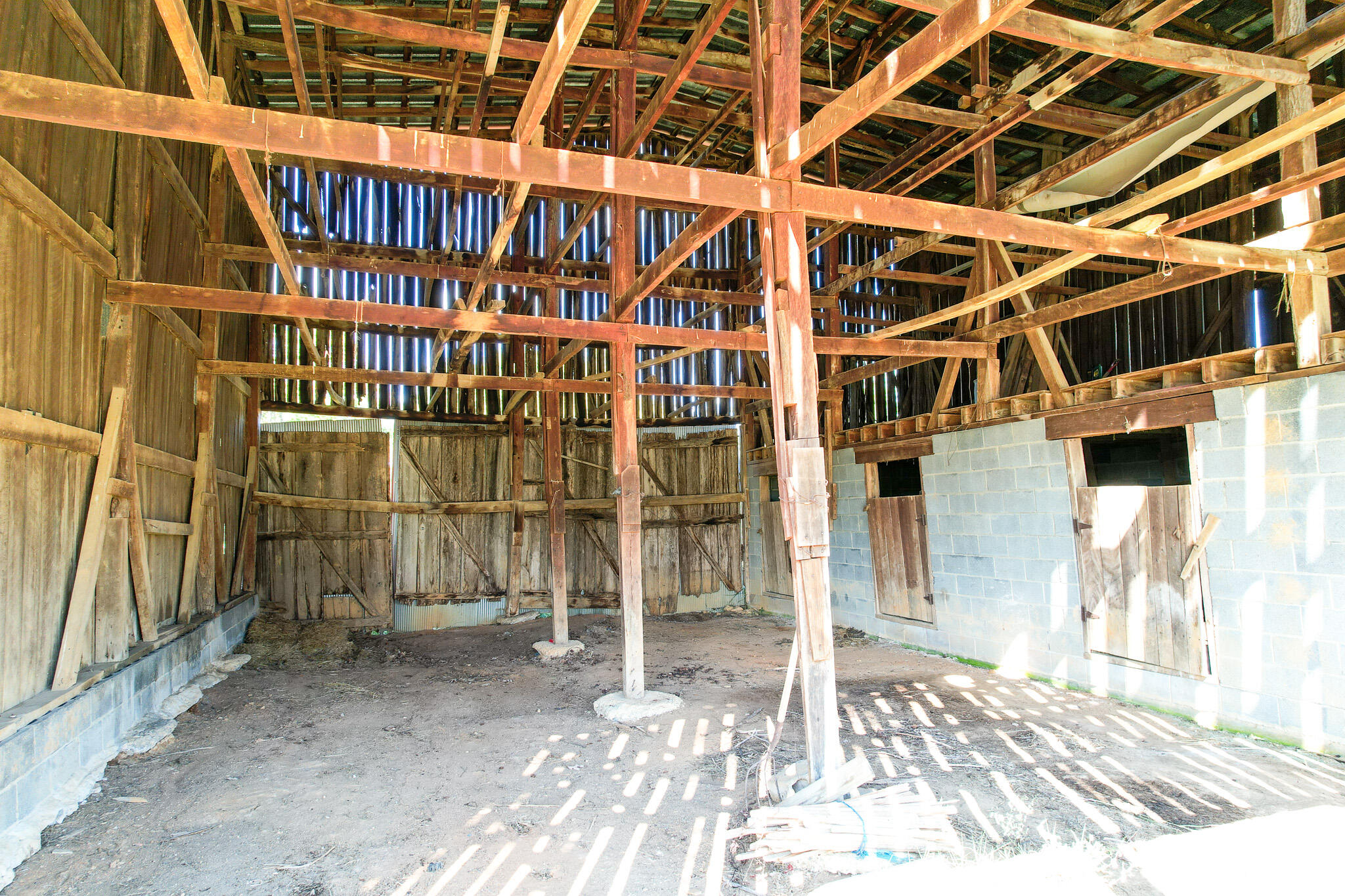 7460 Warrensburg Road Mosheim, TN 37818 - Photo 23 of 32 Barn 4