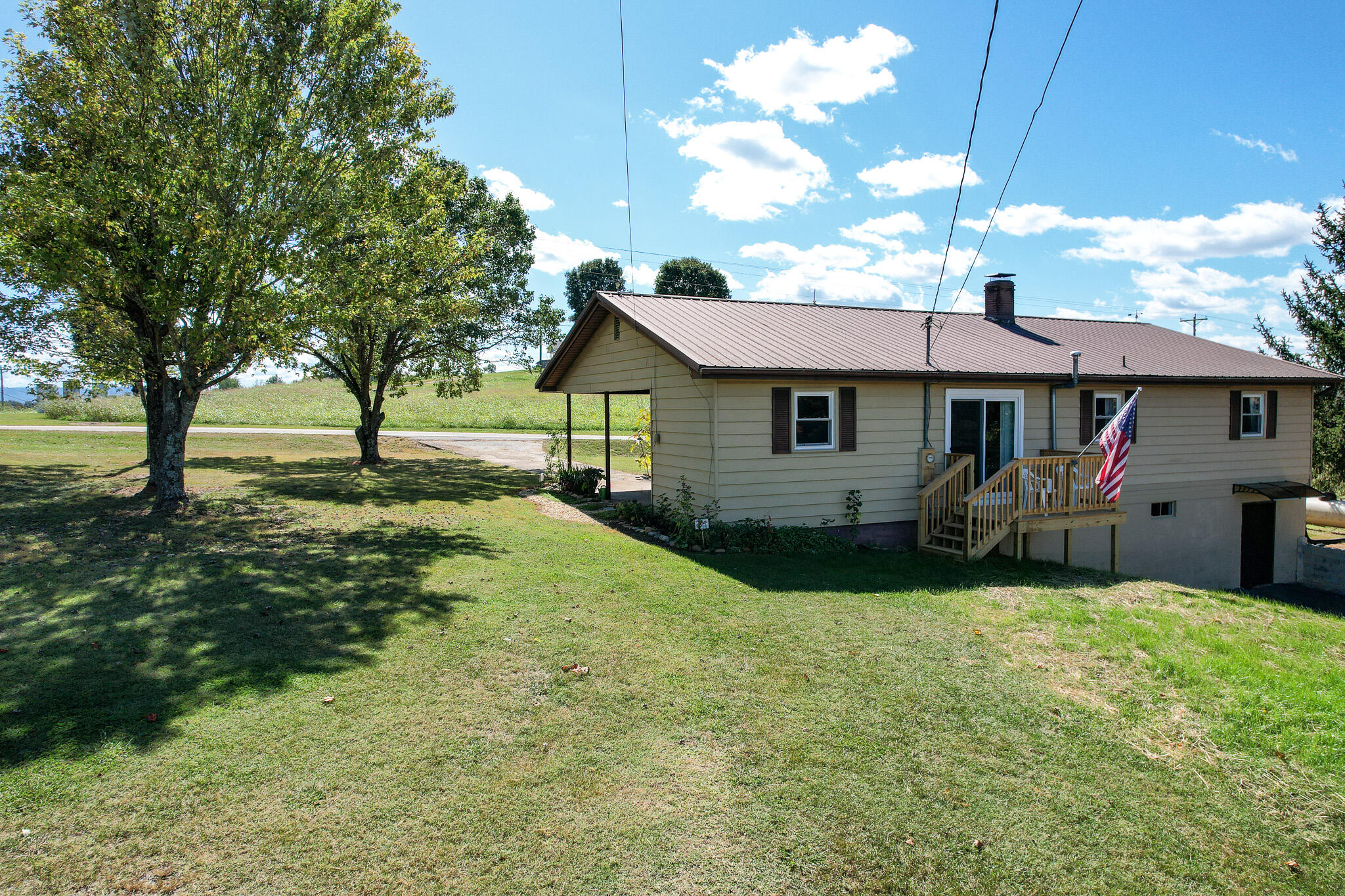 7460 Warrensburg Road Mosheim, TN 37818 - Photo 3 of 32 7460 side