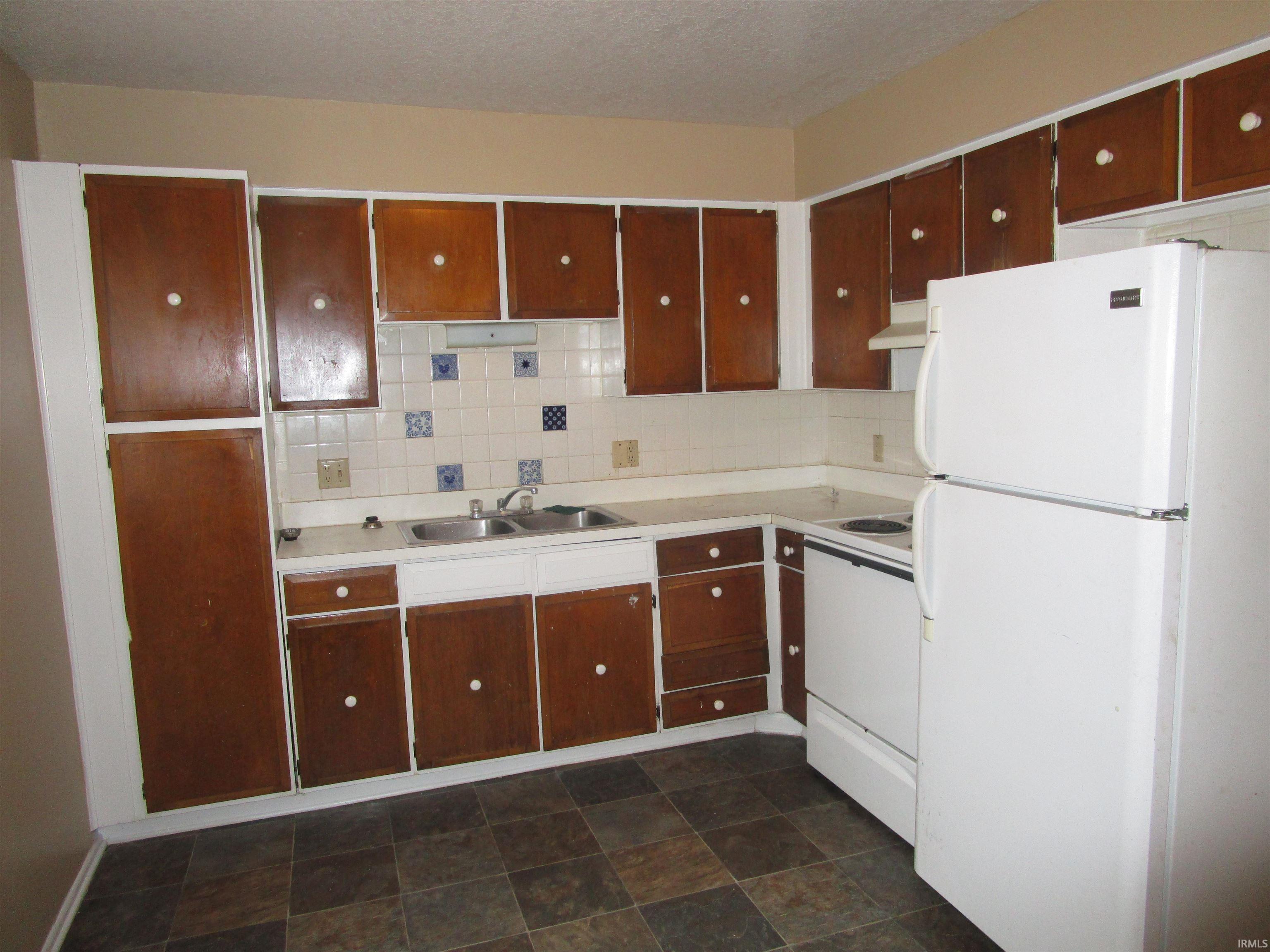 6301 Reed Road Fort Wayne, IN 46835 - Photo 3 of 10