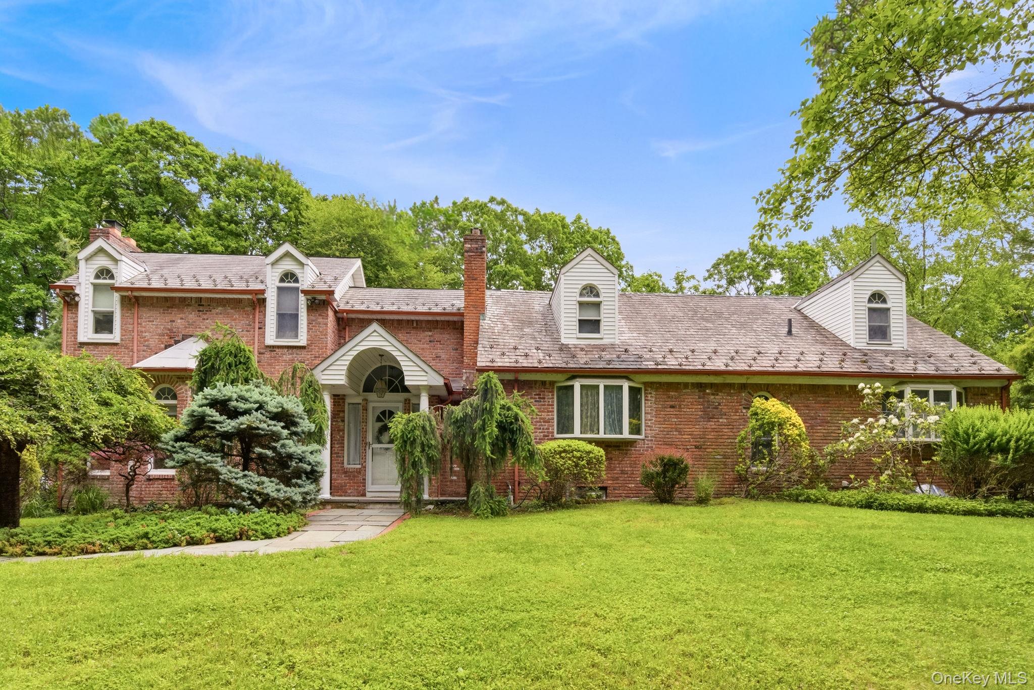 380 Duck Pond Road Locust Valley, NY 11560 - Photo 1 of 41