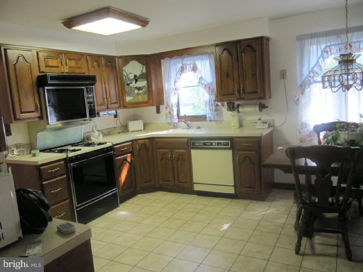 7 Wescott Road Marlton, NJ 08053 - Photo 9 of 16