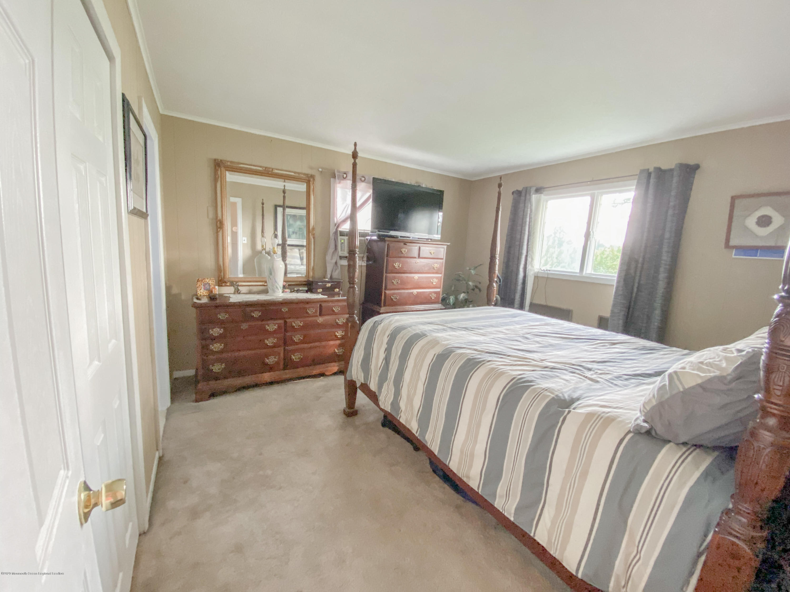 2076 Yardville Hamilton Square Road Hamilton, NJ 08690 - Photo 8 of 12 9DB57176-A012-4E90-A294-C6348CEF9A57