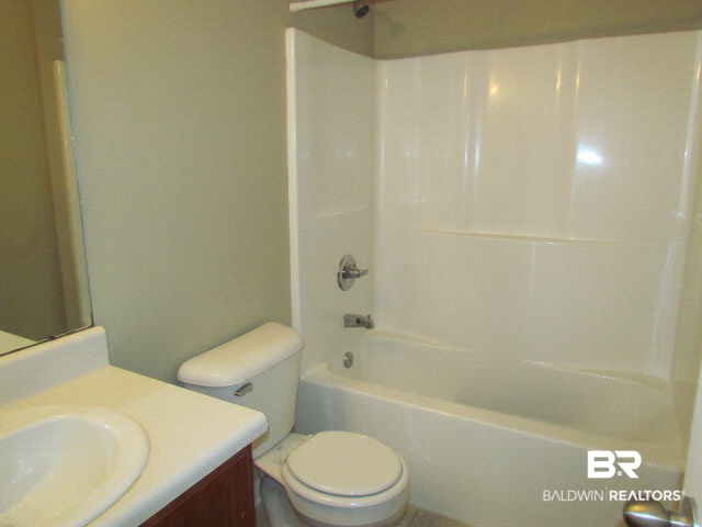 1784 Abbey Loop Foley, AL 36535 - Photo 11 of 12 Bathroom 2