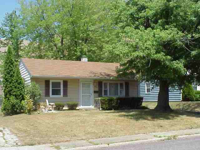 909 West Ridgemont Road Peoria, IL 61614 - Photo 1 of 4 Gallery Image 1