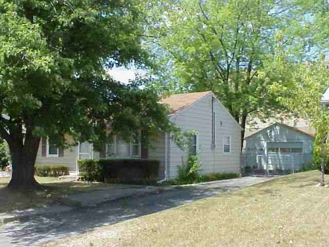 909 West Ridgemont Road Peoria, IL 61614 - Photo 2 of 4 Gallery Image 2