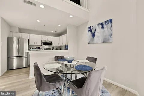 $525,000 | 257 South Pickett Street, Unit 402, Alexandria, VA 22304