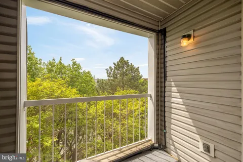 $525,000 | 257 South Pickett Street, Unit 402, Alexandria, VA 22304