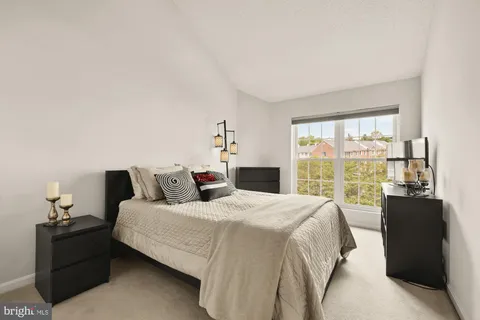 $525,000 | 257 South Pickett Street, Unit 402, Alexandria, VA 22304