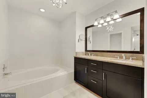 $525,000 | 257 South Pickett Street, Unit 402, Alexandria, VA 22304