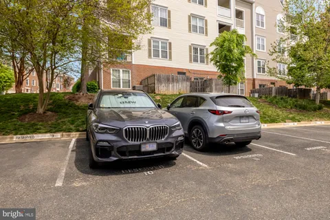 $525,000 | 257 South Pickett Street, Unit 402, Alexandria, VA 22304