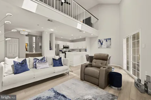 $525,000 | 257 South Pickett Street, Unit 402, Alexandria, VA 22304