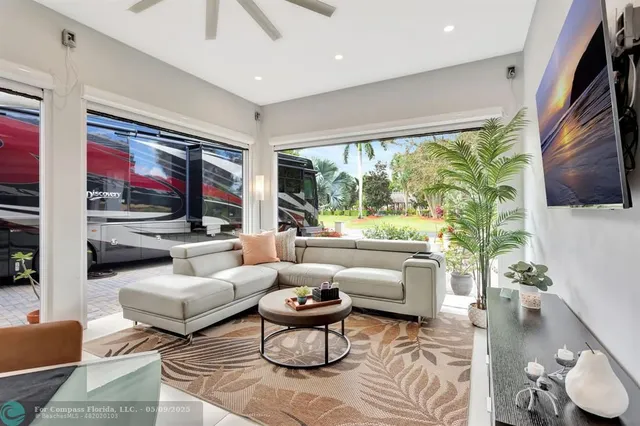 $799,000 | 397 Sundial Circle, Unit 397, Margate, FL 33068