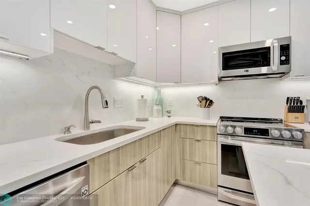 $799,000 | 397 Sundial Circle, Unit 397, Margate, FL 33068