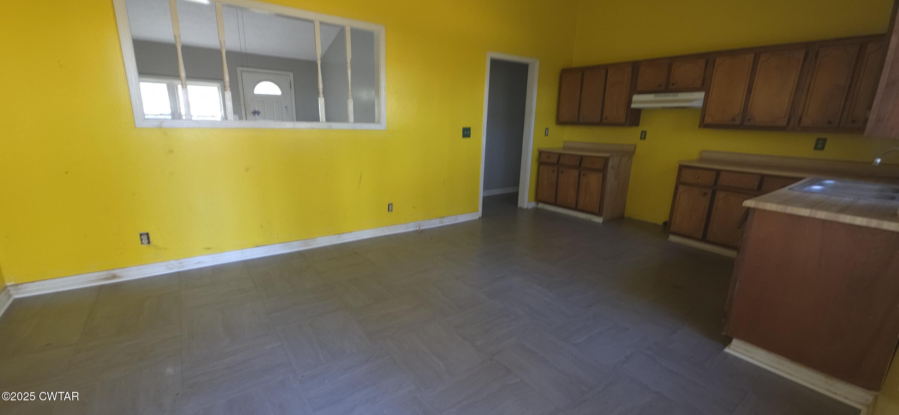 270 Maddox Loop Savannah, TN 38372 - Photo 3 of 10 20251104_102841