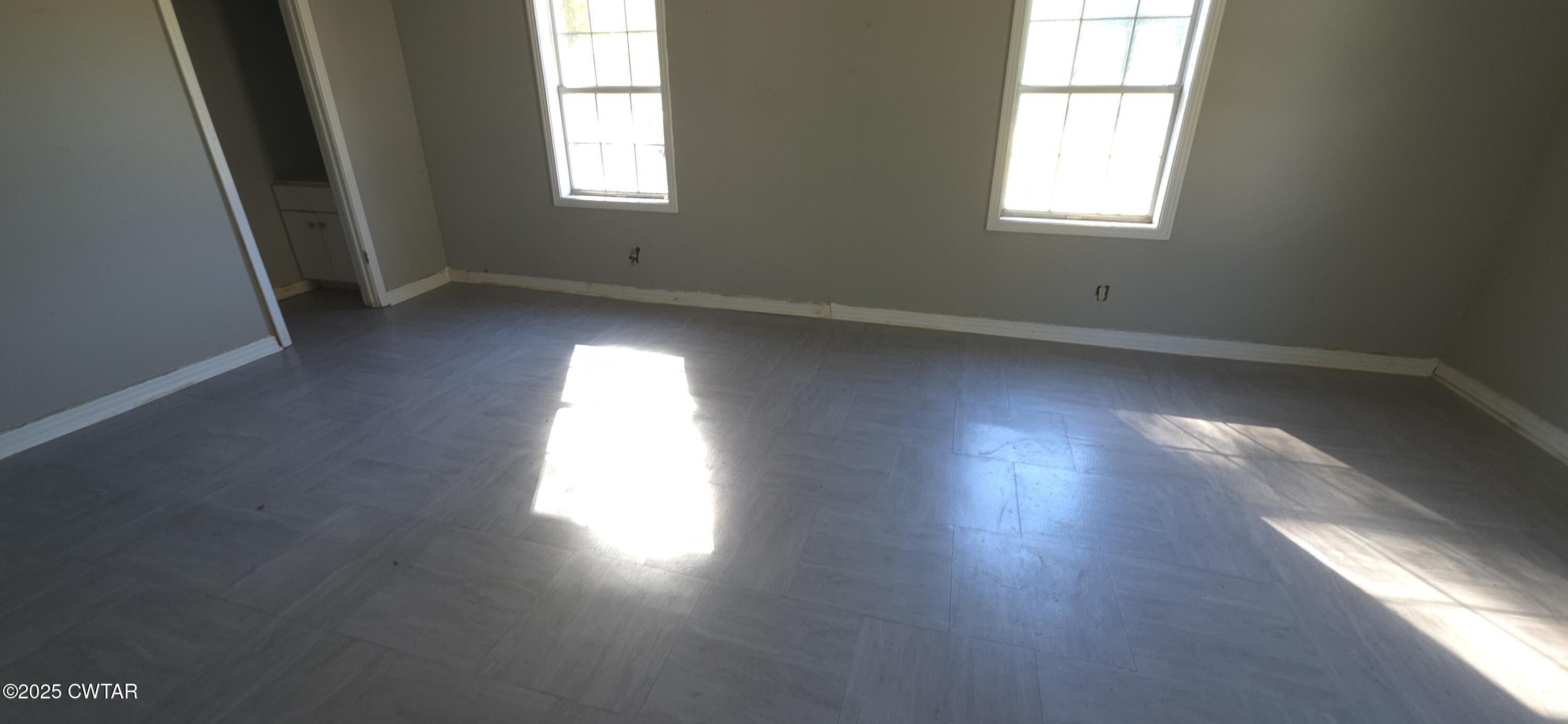 270 Maddox Loop Savannah, TN 38372 - Photo 4 of 10 20251104_102908