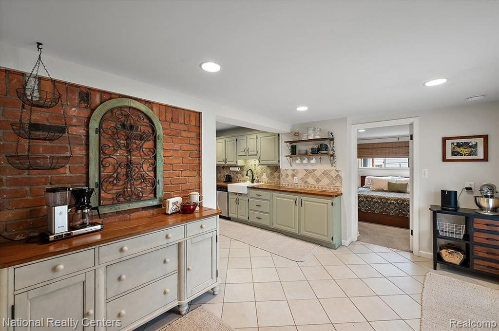 3002 Bamlet Road Royal Oak, MI 48073 - Photo 37 of 79 Gallery Image 37