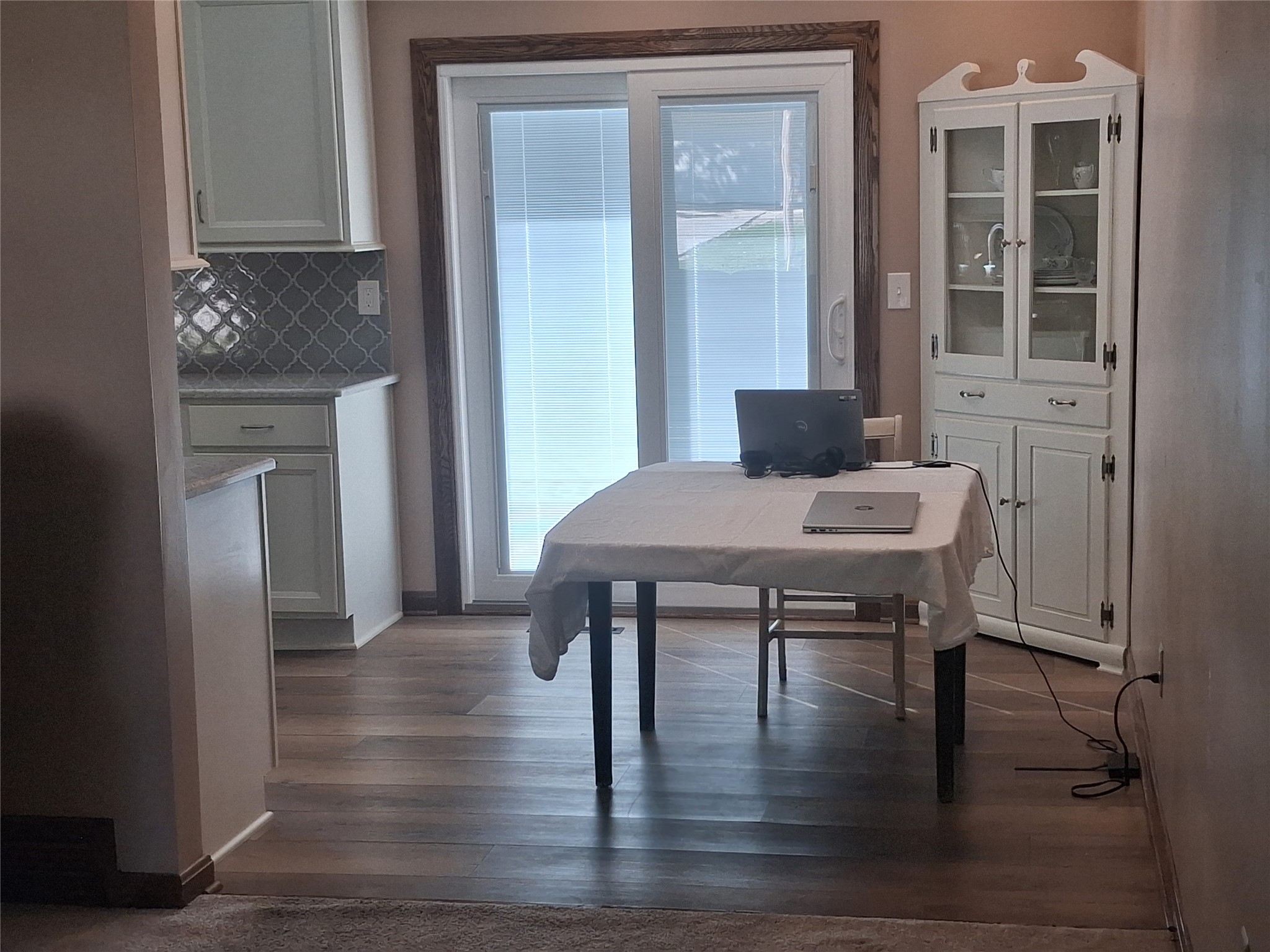 3918 Winchester Road Erie, PA 16506 - Photo 19 of 49 PLENTY OF EATING SPACE THAT OPENS TO THE LIVINGROOM AND KITCHEN AREA CUTE BUILT-IN