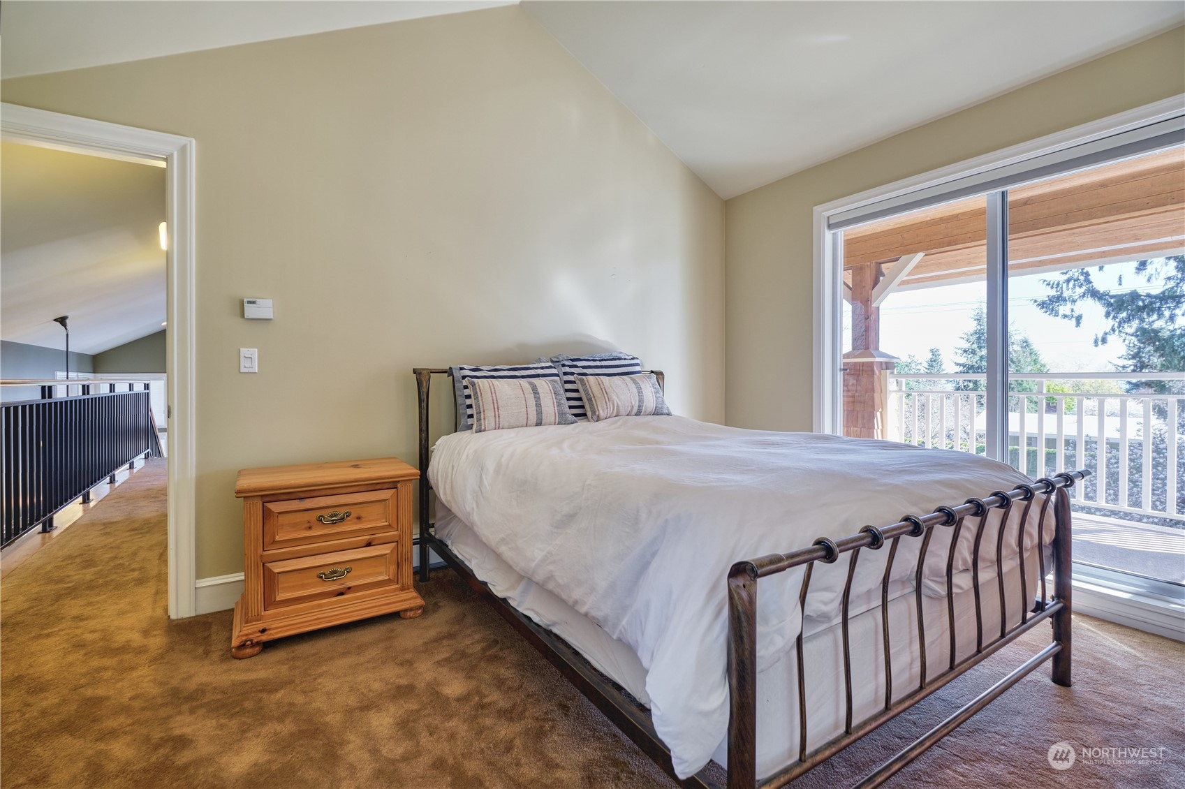 589 South Beach Road Point Roberts, WA 98281 - Photo 25 of 37 a bedroom with a bed and a window