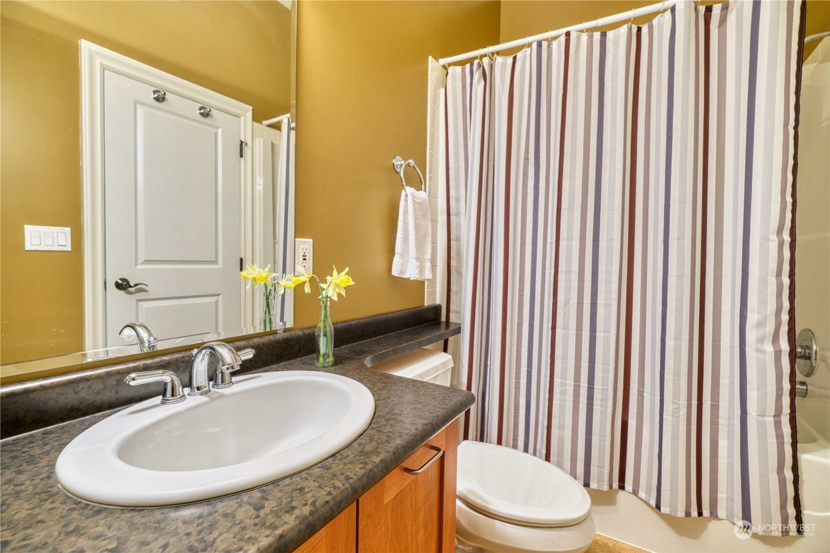 589 South Beach Road Point Roberts, WA 98281 - Photo 34 of 37 a bathroom with a sink a toilet and shower