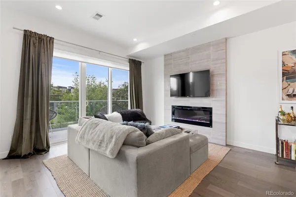 $4,250 | 1608 Irving Street, Denver, CO 80204