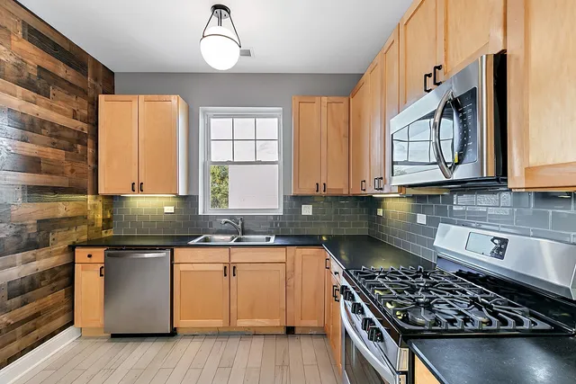 $3,650 | 6156 South Kenwood Avenue, Unit 1E, Chicago, IL 60637