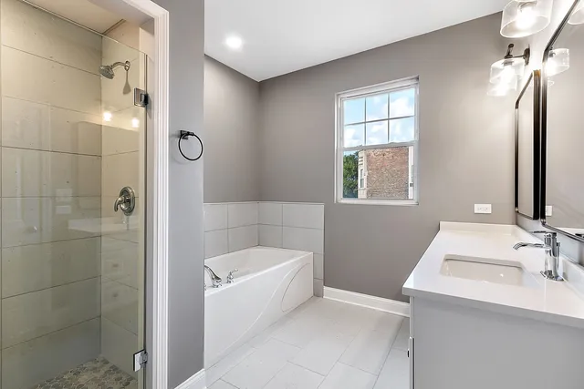 $3,650 | 6156 South Kenwood Avenue, Unit 1E, Chicago, IL 60637