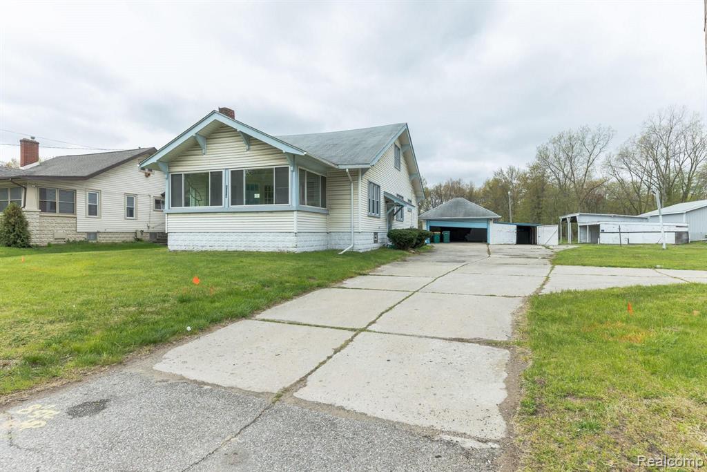 5894 Wayne Road Romulus, MI 48174 - Photo 2 of 30