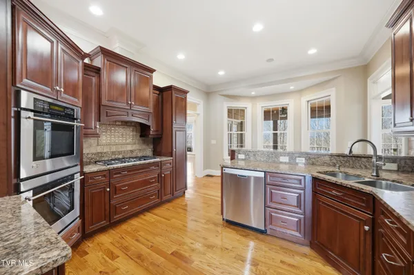 $1,100,000 | 1184 Cliffview Circle, Johnson City, TN 37615