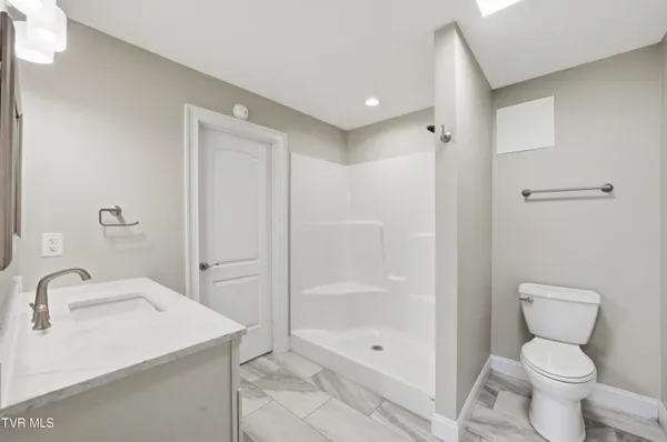 $1,100,000 | 1184 Cliffview Circle, Johnson City, TN 37615