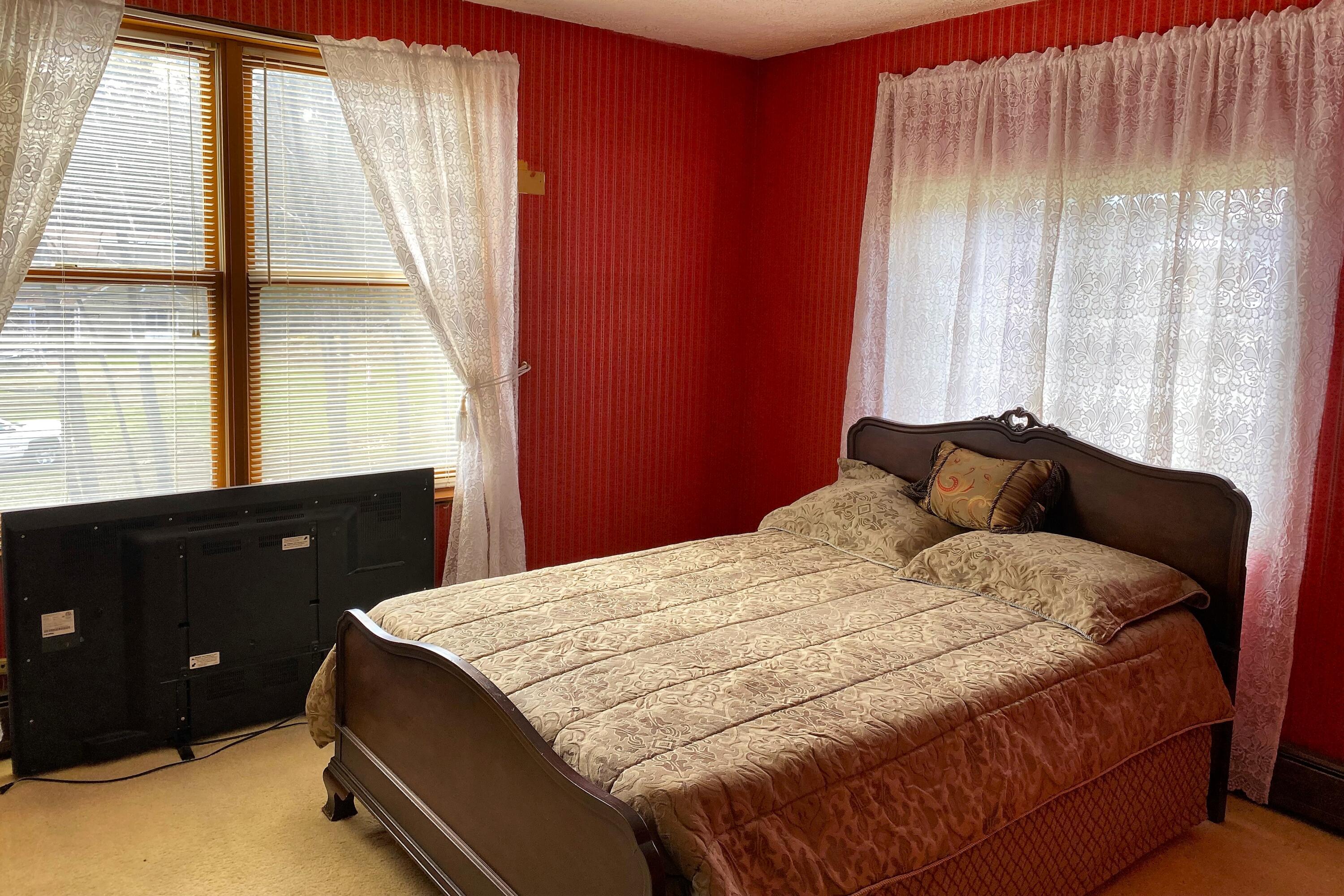 53 Elm Street Springvale, ME 04083 - Photo 17 of 57 Bed1-1