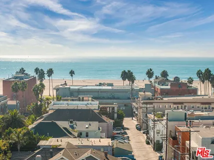 $3,495,000 | 33 Breeze Avenue, Venice, CA 90291
