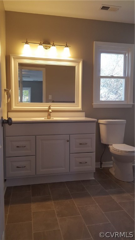 1613 Wilson Wood Road Midlothian, VA 23114 - Photo 19 of 37 a bathroom with a sink mirror and a bathtub