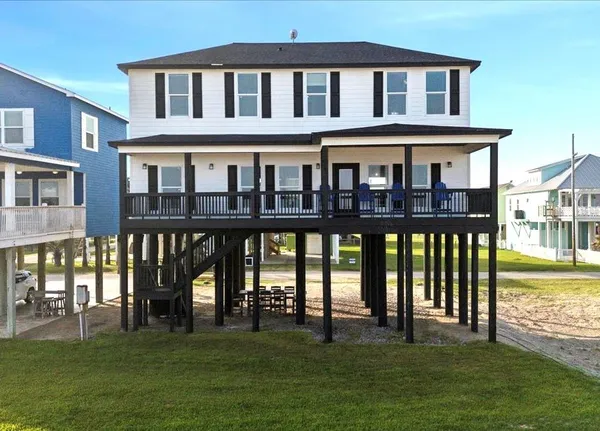 $895,000 | 1326 Emerald Drive, Port Bolivar, TX 77650
