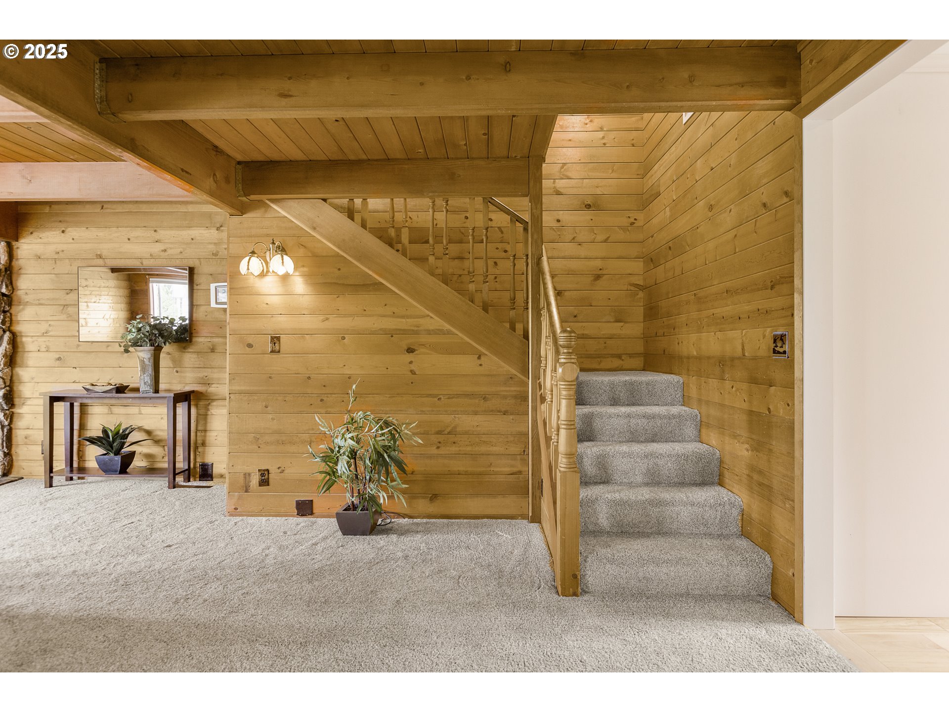 2055 Ridgeway Drive Eugene, OR 97401 - Photo 21 of 48 a view of a entryway