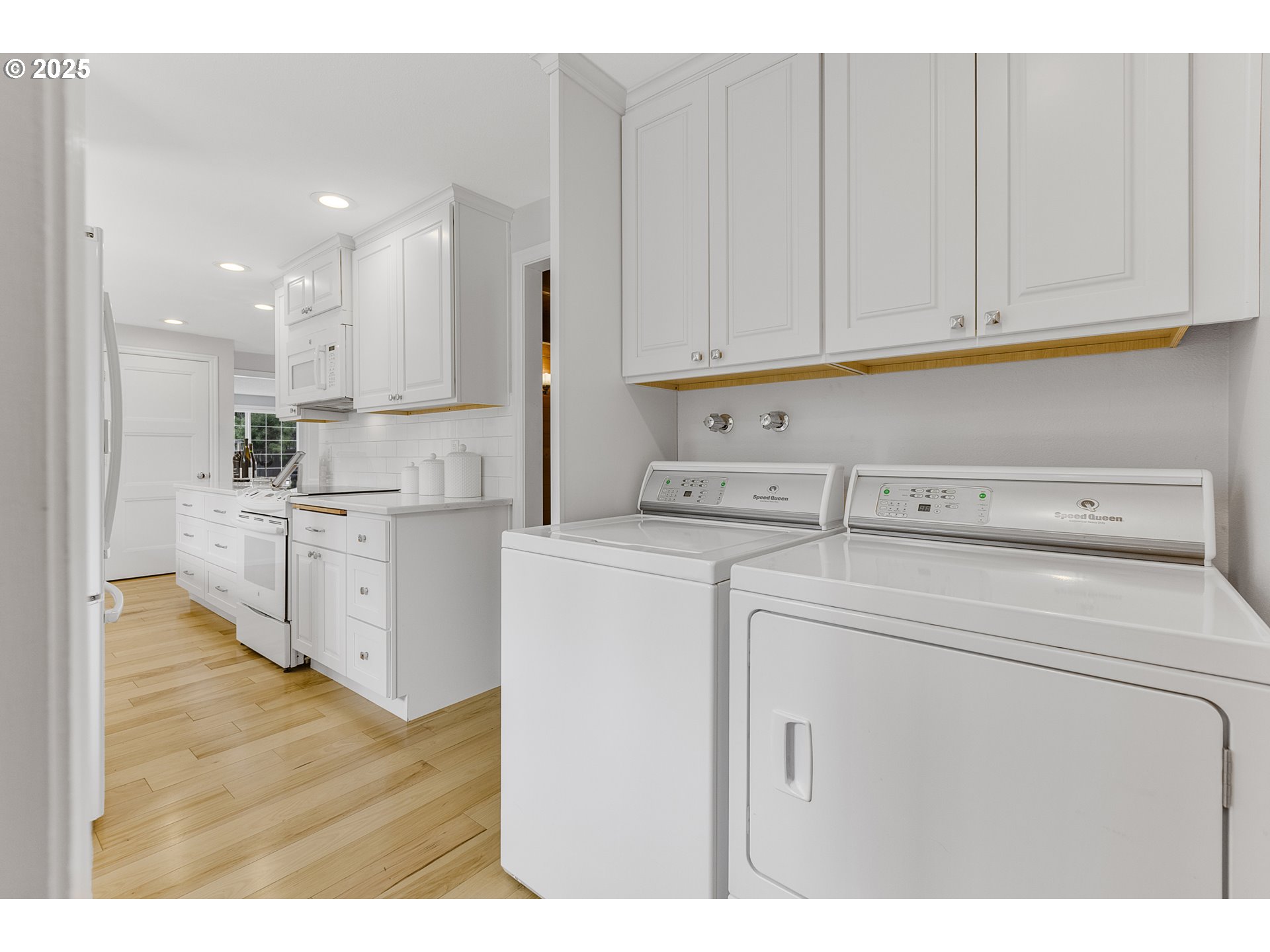 2055 Ridgeway Drive Eugene, OR 97401 - Photo 23 of 48 a view of kitchen with stove top oven and cabinets