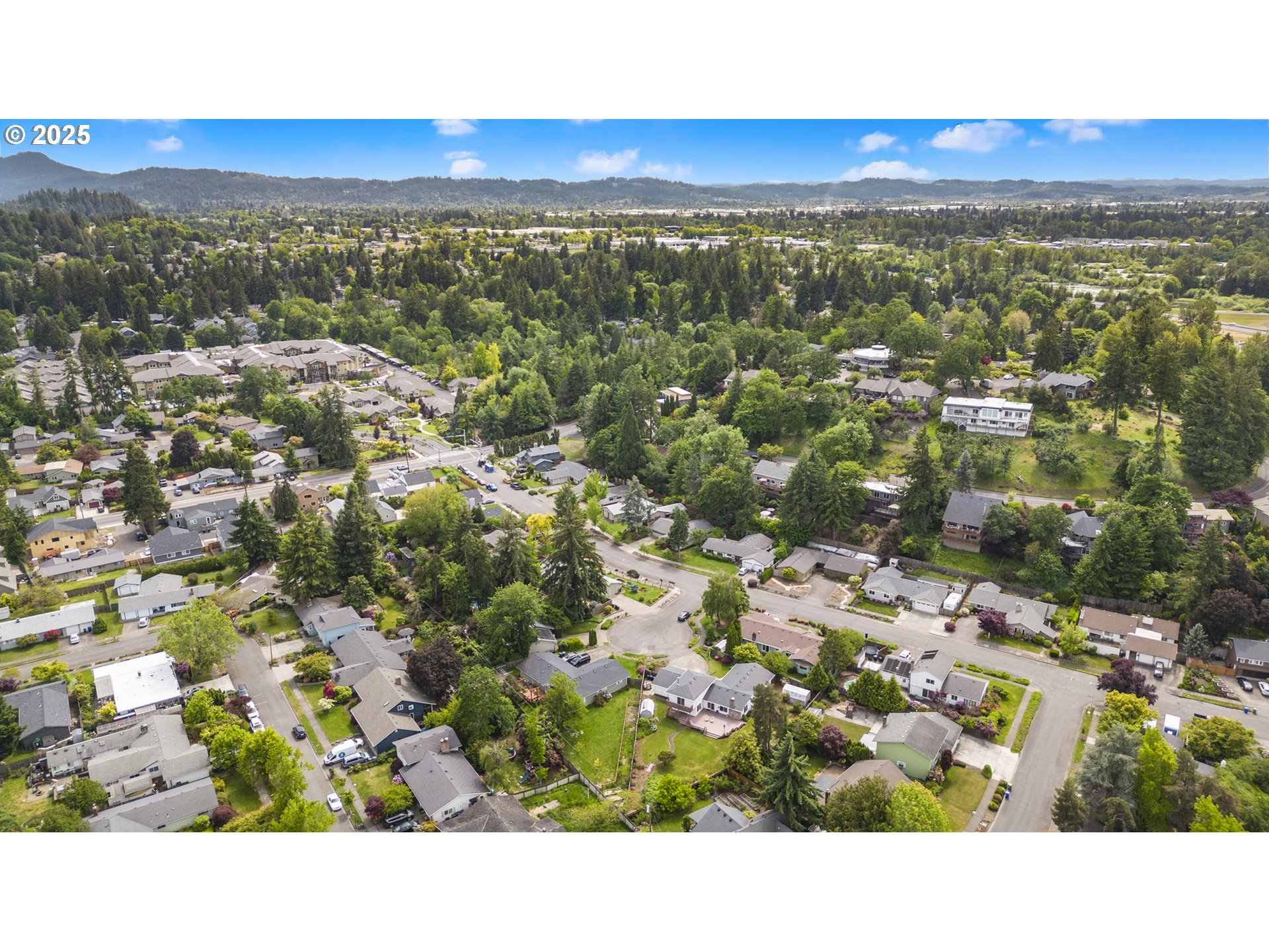 2055 Ridgeway Drive Eugene, OR 97401 - Photo 44 of 48 a outdoor view of a city