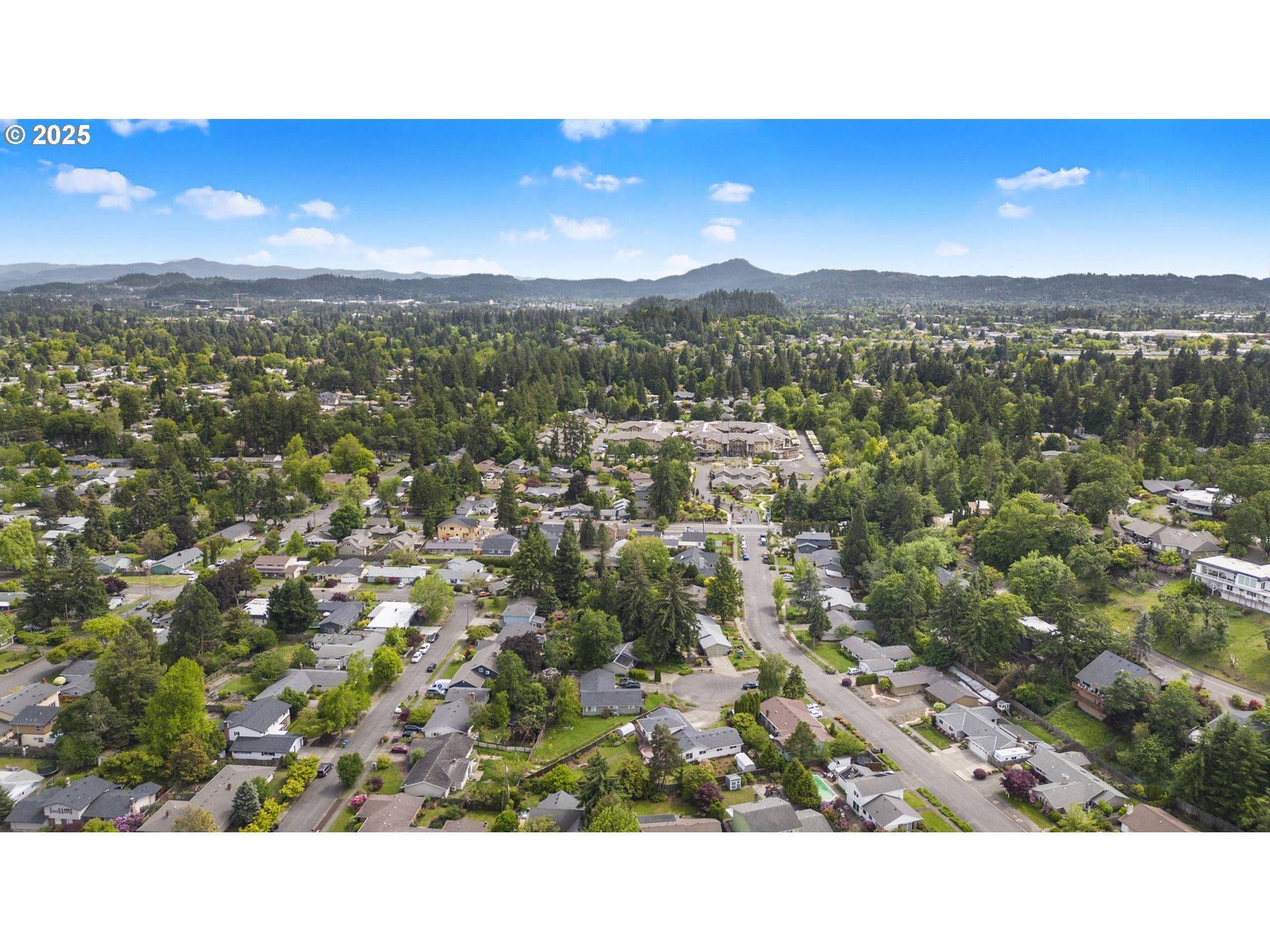 2055 Ridgeway Drive Eugene, OR 97401 - Photo 45 of 48 a view of a city