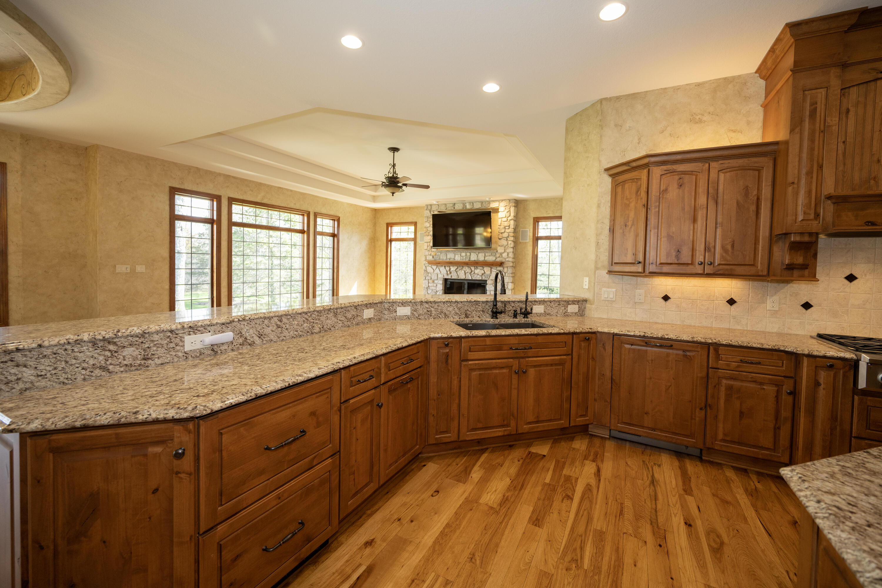 1512 West County Line Road Mequon, WI 53092 - Photo 14 of 74 Kit_2