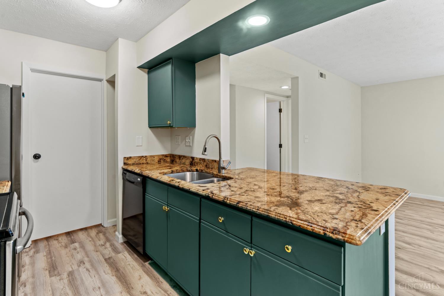 9319 Winton Road, Unit 1 Cincinnati, OH 45231 - Photo 2 of 24