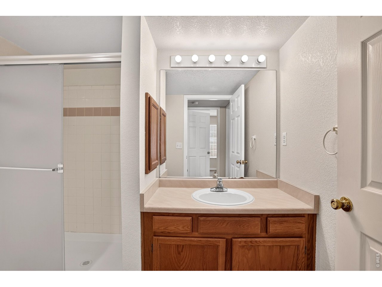 1225 West Prospect Road, Unit 40 Fort Collins, CO 80526 - Photo 22 of 29 Full Bath with new LVP Flooring