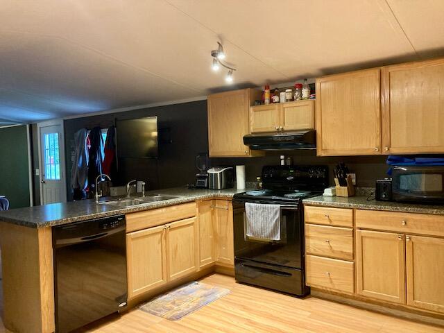 128 Back Searsport Road Belfast, ME 04915 - Photo 3 of 13 Kitchen