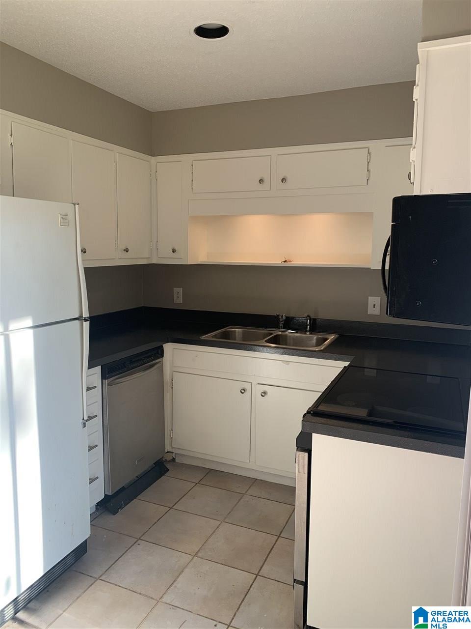 3412 Sandner Court, Unit B Birmingham, AL 35209 - Photo 12 of 22