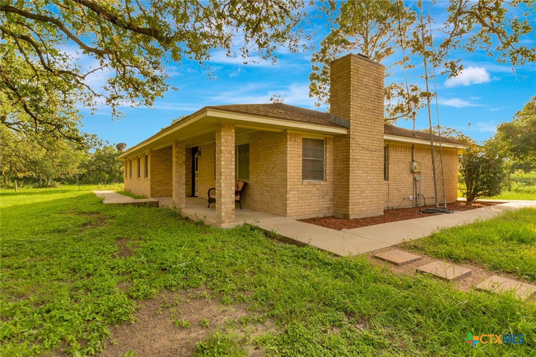 175 Albrecht Road Victoria, TX 77905 - Photo 6 of 47