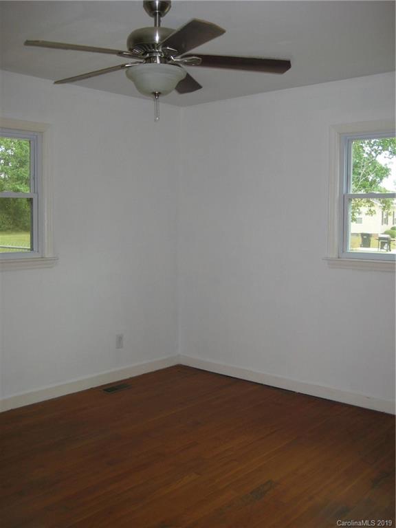 204 Pinkney Road Dallas, NC 28034 - Photo 12 of 29 Gallery Image 12