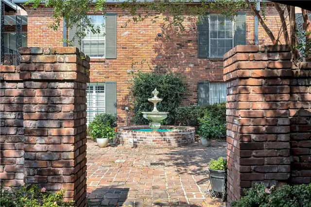 $240,000 | 3201 St Charles Avenue, Unit 218, New Orleans, LA 70115