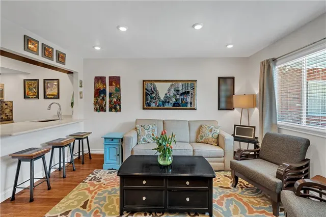 $240,000 | 3201 St Charles Avenue, Unit 218, New Orleans, LA 70115