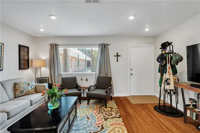 $240,000 | 3201 St Charles Avenue, Unit 218, New Orleans, LA 70115