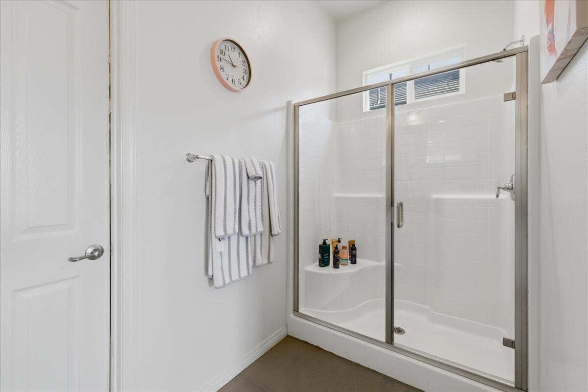 44027 Triolo Way Indio, CA 92203 - Photo 13 of 30 Primary Shower