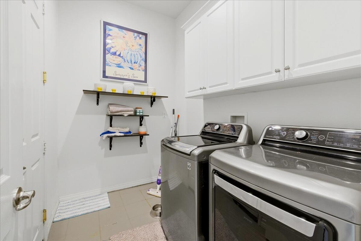 44027 Triolo Way Indio, CA 92203 - Photo 16 of 30 Laundry Room